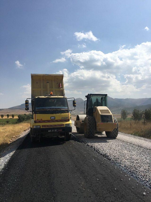 Kadınhanı’nda 148 kilometre mahalle yolu yenilendi