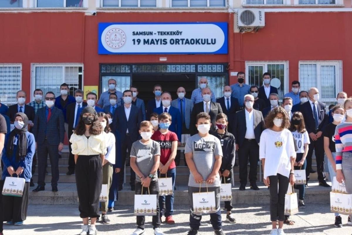 Tekkek&ouml;y&rsquo;de tabletsiz &ouml;ğrenci kalmayacak