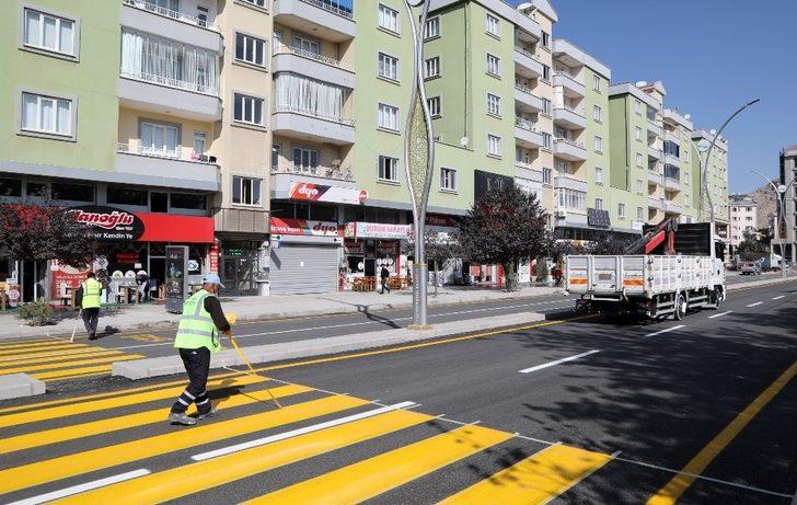 Milli Egemenlik Caddesin’in yol çizgileri de tamamlandı G3