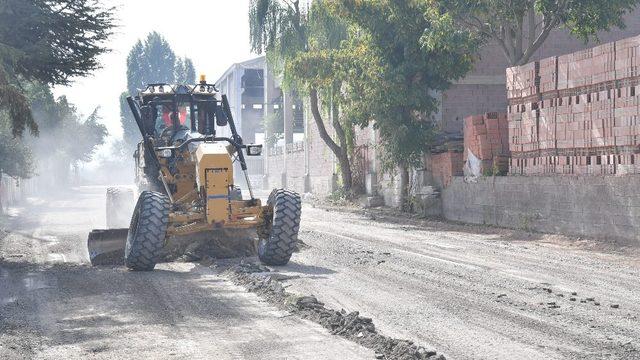 Isparta Belediyesi’nden 20 bin metrekarelik alanda asfalt çalışması