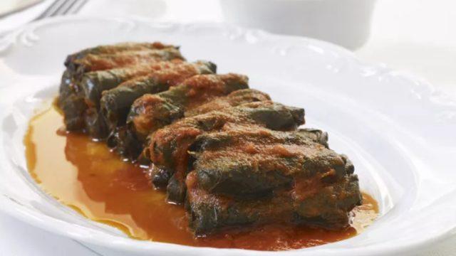 Karalahana sarması nasıl yapılır? Karalahana sarması tarifi nedir? Karalahana sarması malzemeleri nelerdir? İşte karalahana sarmasının tarifi...