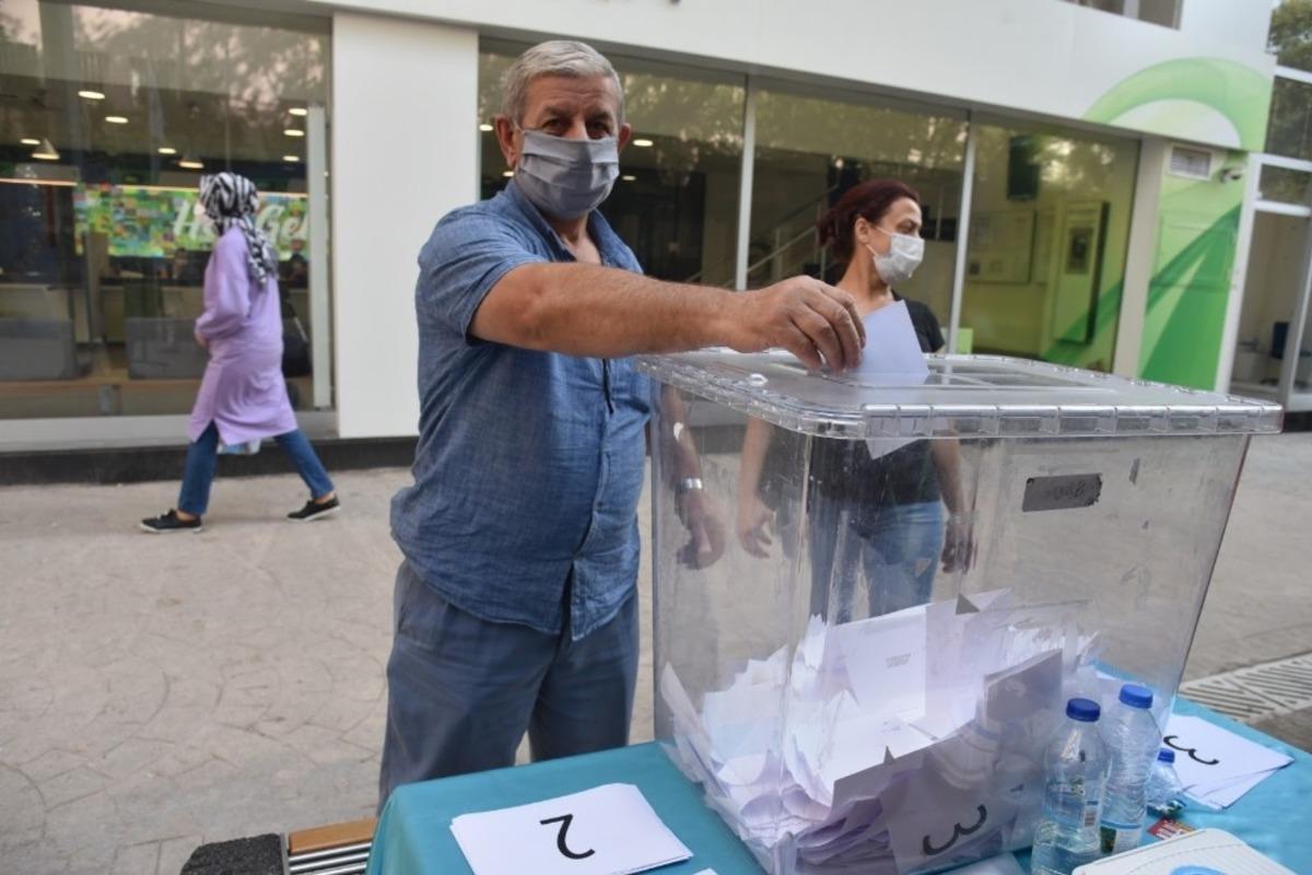 &Ccedil;alınan Atat&uuml;rk heykelinin yenisini İzmit halkı se&ccedil;ecek