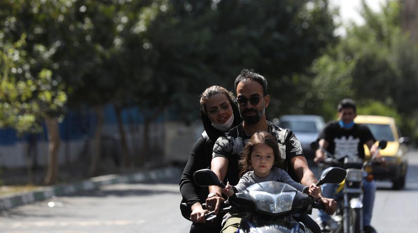 İran'da salgının başından bu yana en y&uuml;ksek can kaybı