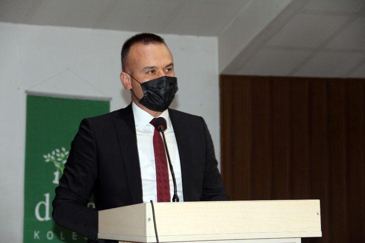 Ağrı Milli Eğitim Müdürü Tekin, başarılı öğrencilere ödüllerini verdi G5