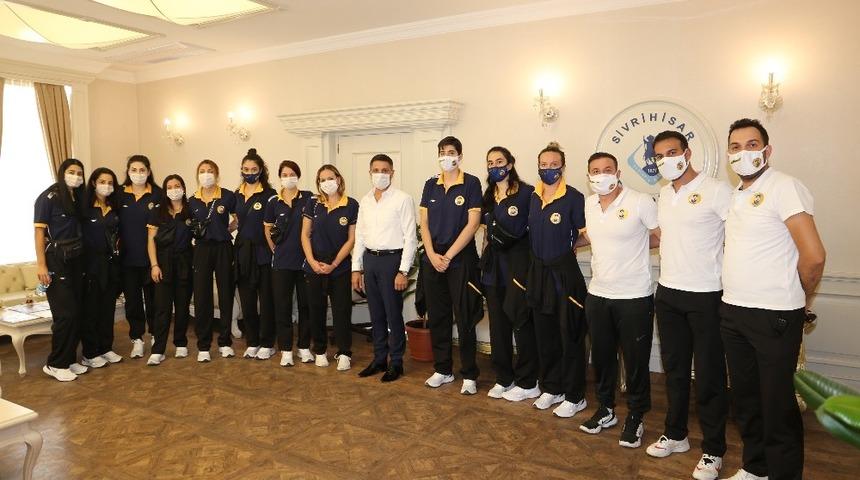 Sivrihisarspor Kadın Voleybol takımı moral depoladı