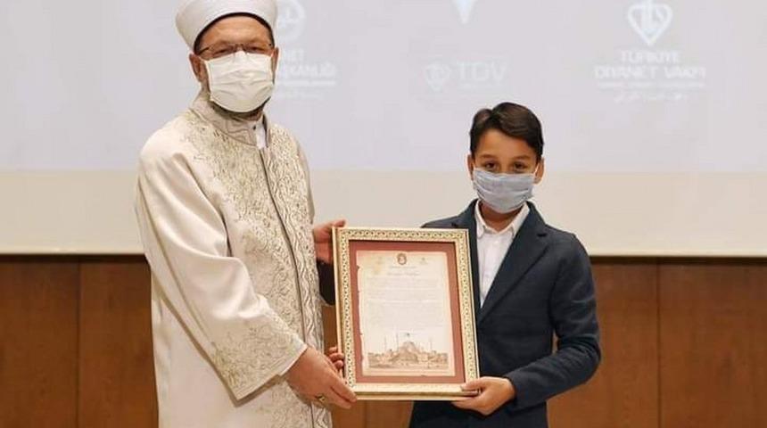 Kur&rsquo;an-ı Kerimi G&uuml;zel Okuma Yarışması 10-13 yaş erkek &ccedil;ocuklar birincisi K&uuml;tahya&rsquo;dan