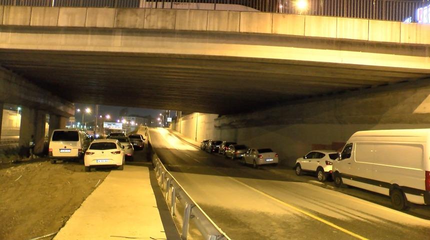 İstanbul'da dolu yağışı önlemleri: Köprü altları otopark oldu, araçların üzerine battaniye geldi