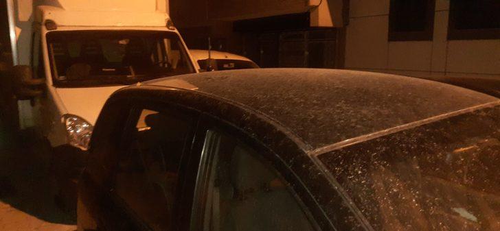 İstanbul'da gece çamur yağdı, sürücüler soluğu oto yıkamacılarda aldı