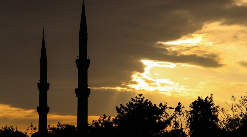 Duhan Suresi okunuşu: Duhan Suresi Arapça yazılışı ve Türkçe anlamı ile meali, tefsiri, faziletleri