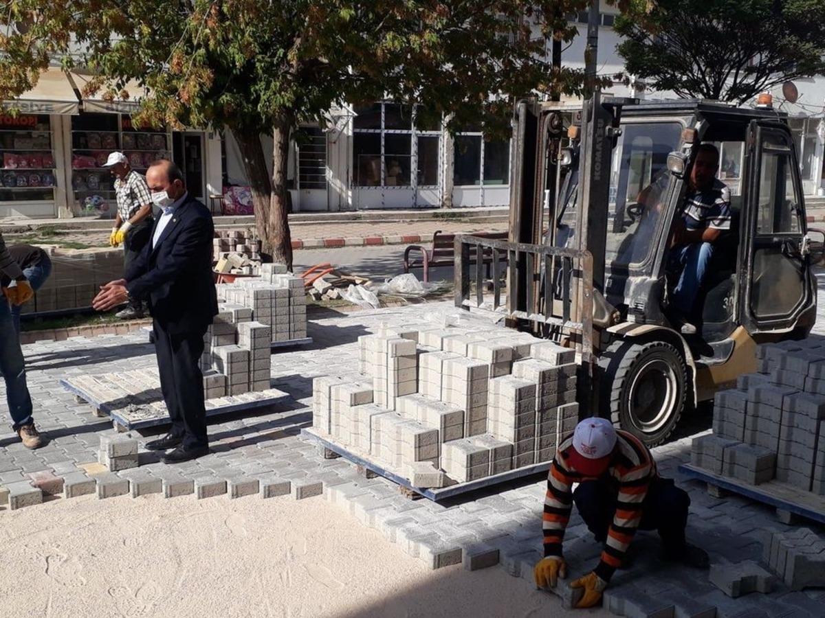 Başkan Halil Başer: &rsquo;&rsquo;Yıl sonuna kadar 27 bin metrekare kilitli parke taşı d&ouml;şeyeceğiz&rsquo;&rsquo;