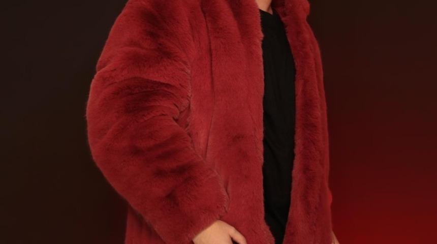 Grandmaster Sinan İslam Yılmaz&rsquo;dan pandemi s&uuml;recinde kalıcı makyaj eğitimi