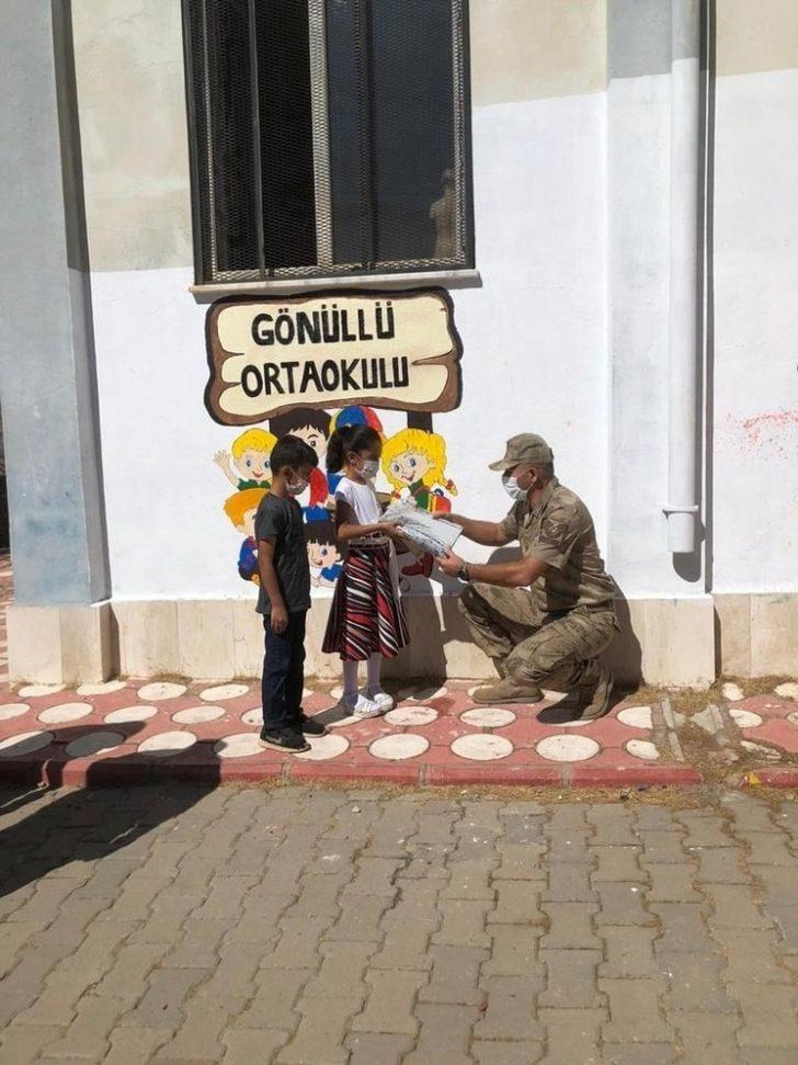 Jandarmadan köy okullarına tablet desteği G3