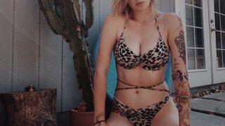 Ireland Baldwin cadde ortasında eteğini kaldırdı! Sebebi belli oldu