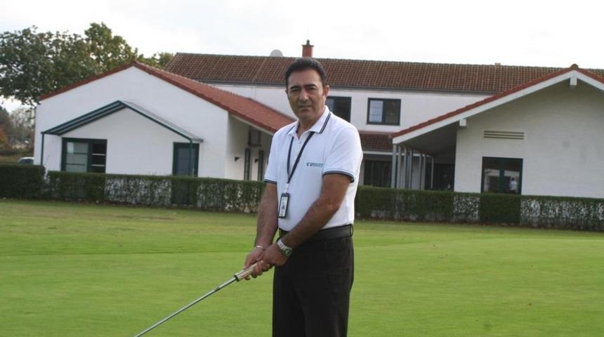 &Uuml;nl&uuml; golf&ccedil;&uuml; geliri onlara bağışlayacak