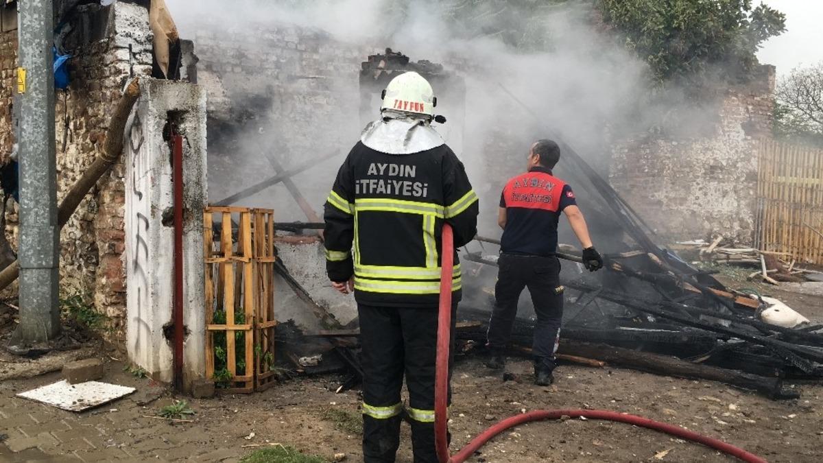 &Ccedil;&ouml;pten bulduğu parf&uuml;m şişesi evi yaktı