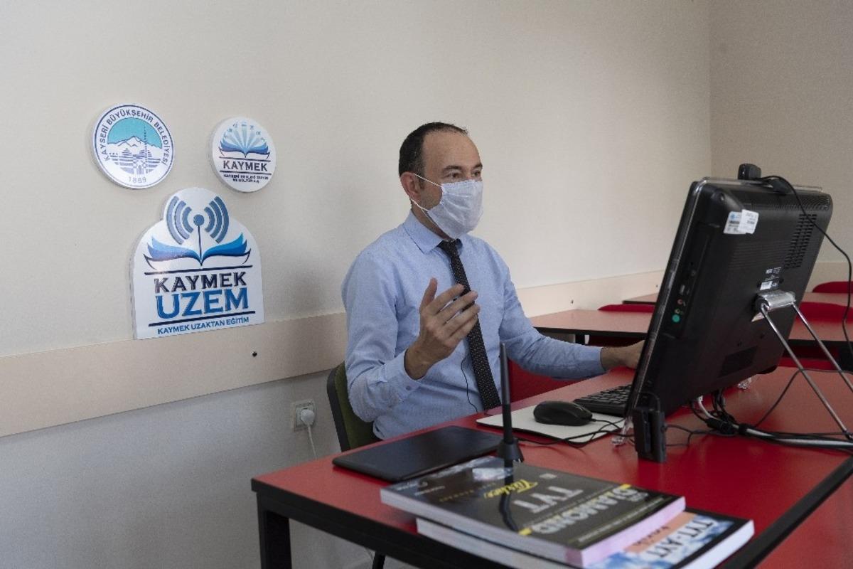 B&uuml;y&uuml;kşehir, sanat ve mesleki eğitimde de &rsquo;online&rsquo;