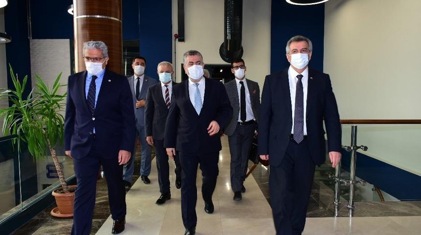 Bakan Yardımcısı Büyükdere’den Eskişehir sanayisine övgü