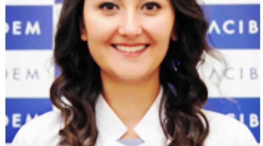 &ldquo;Elektronik cihazların hayatımıza girmesi ile g&ouml;zde kırılma kusuru olan hastalar arttı&rdquo;