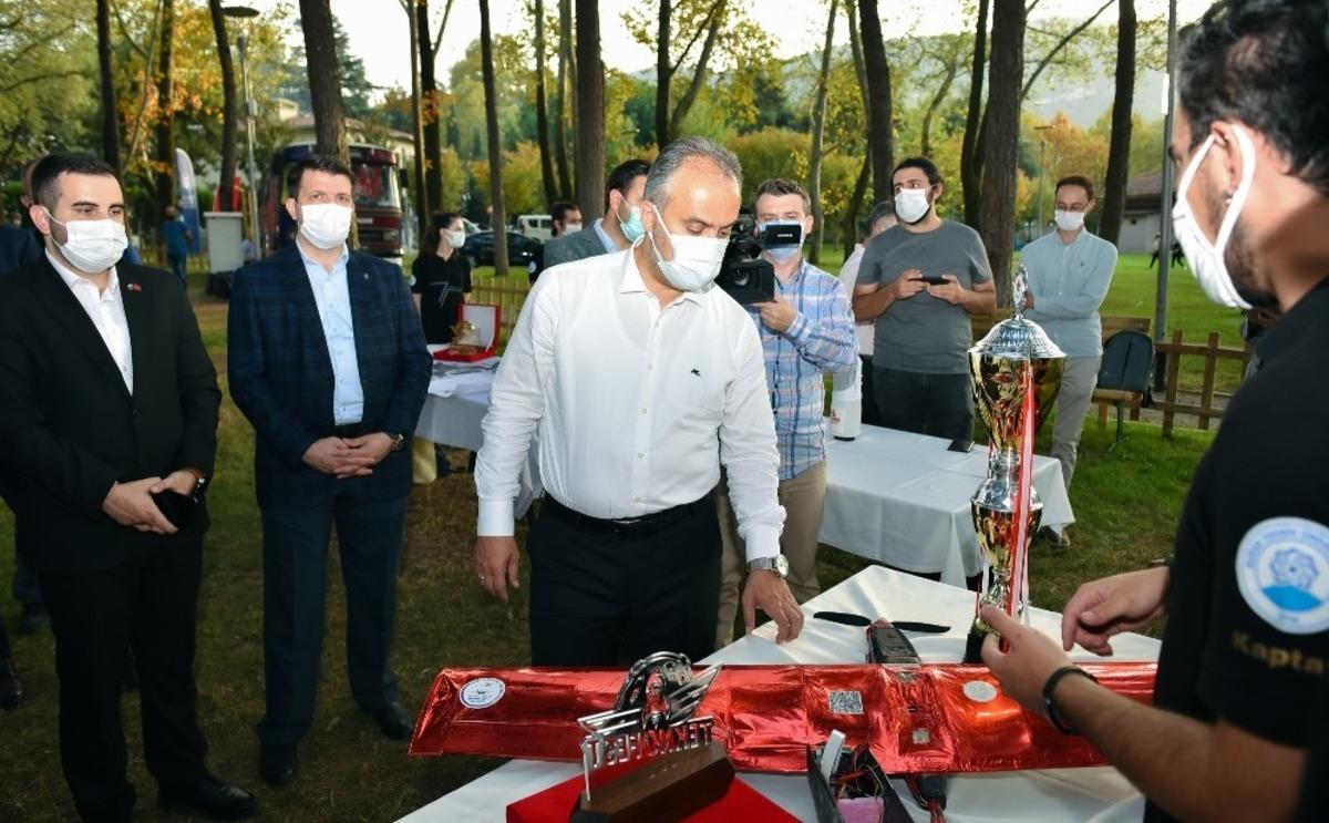 Bursalı gen&ccedil;ler Teknofest&rsquo;e damga vurdu