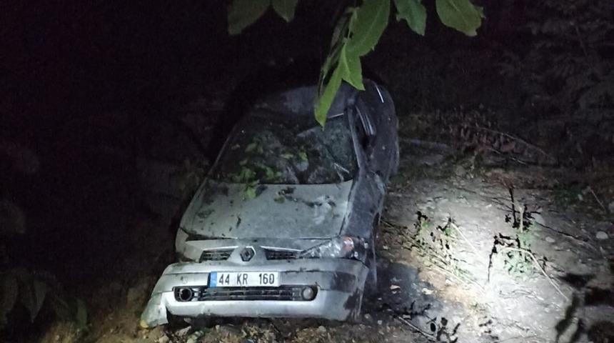 Takla atan otomobilde bulunan 3 kişi yaralandı