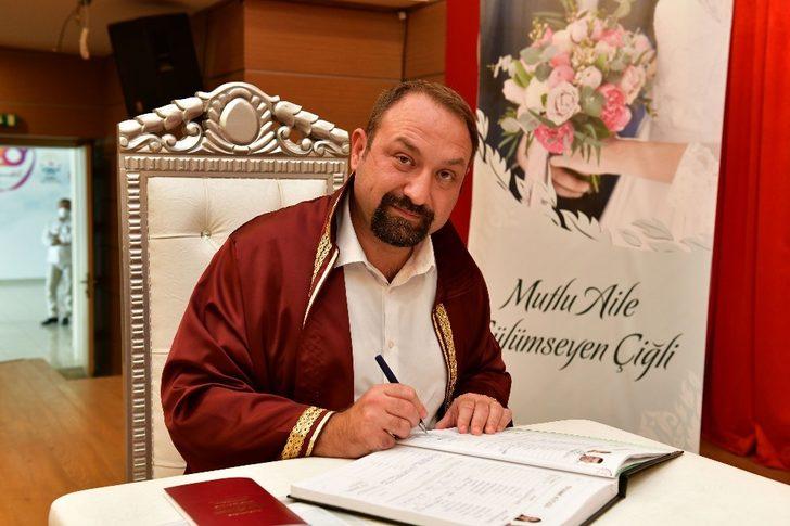 Başkan Gümrükçü’den çiftlere "Mutlu Aile Sözleşmesi" G4