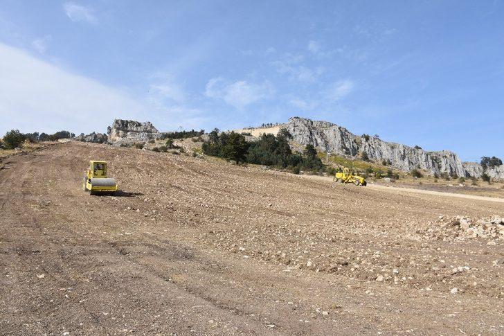 Uzun Keltepe Kayak Merkezi’ndeki çalışmaları inceledi G3