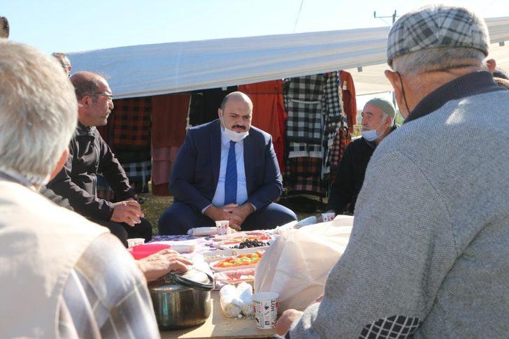 Pazarcı esnafından Başkan Orhan’a kahvaltı sürprizi G3