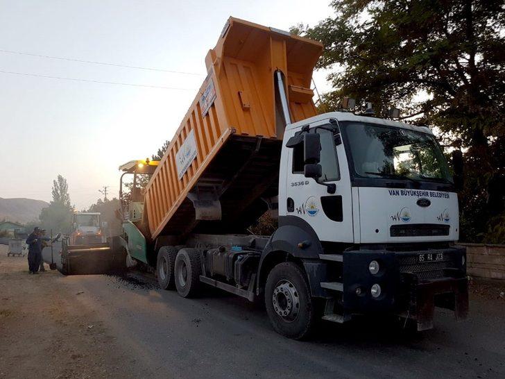 Van Büyükşehir, Mollakasım’da 9 kilometrelik yolu asfaltladı G4