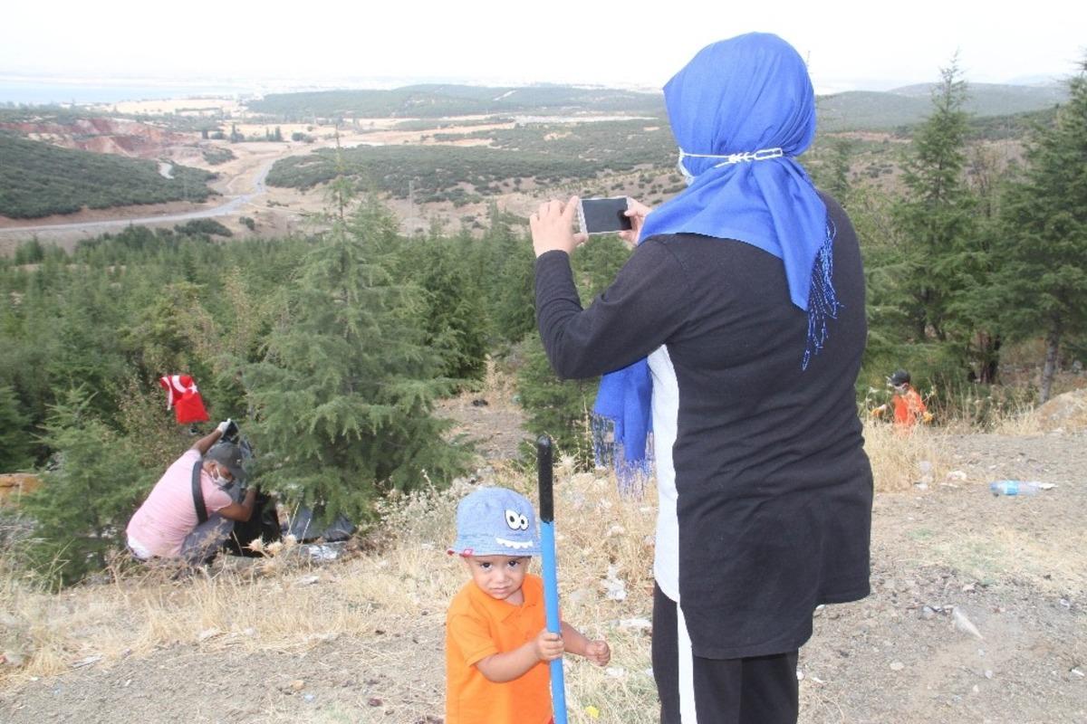 Beyşehir&rsquo;de g&ouml;n&uuml;ll&uuml;lerden &ccedil;evre temizliği