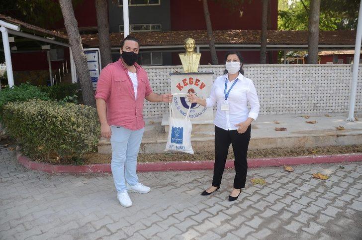 Başkan Günel’den, yüz yüze eğitime başlayacak öğrencilere maske desteği G3