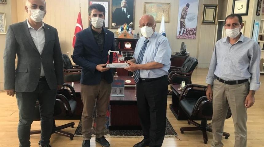 Rektör Durmuş, Yedihilal Derneği Başkanı ile projeleri değerlendirdi