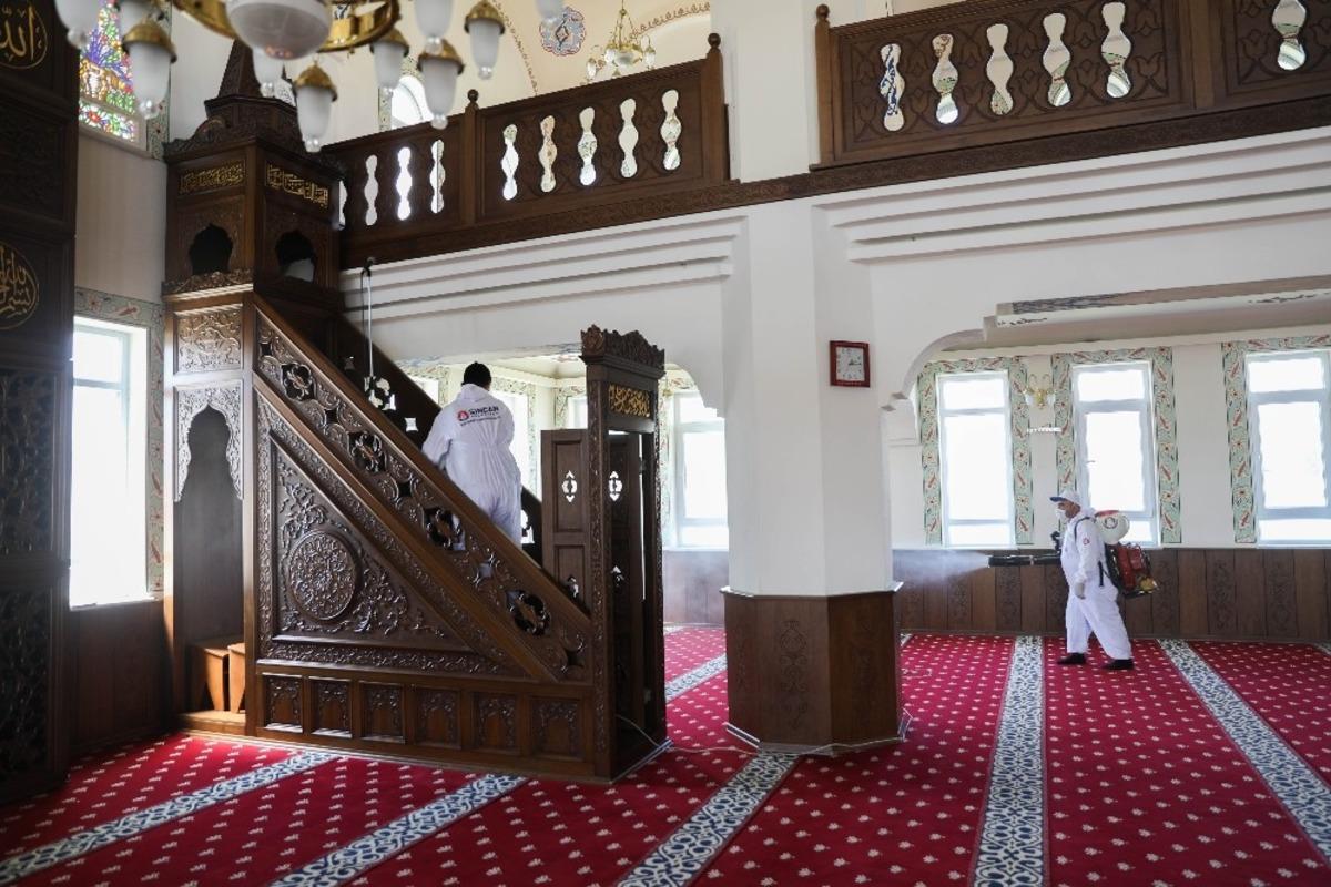 Sincan&rsquo;ın d&ouml;rt bir k&ouml;şesinde dezenfekte &ccedil;alışmaları devam ediyor