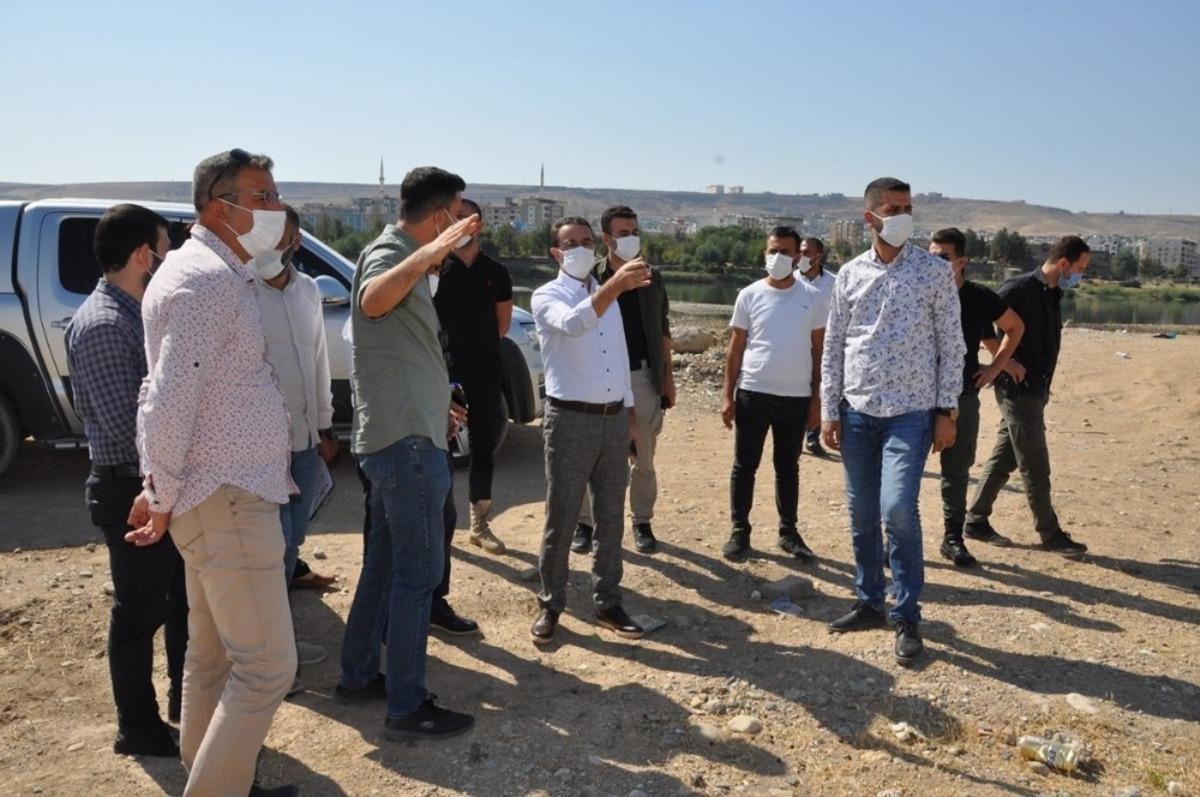 Kaymakam Sinanoğlu yapımı s&uuml;ren projeleri inceledi