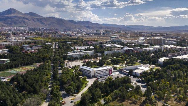 Atatürk Üniversitesinden iki bilim insanı, dünyanın en etkili bilim insanları arasında