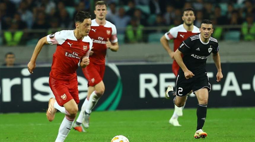 Mesut Özil, Arsenal'in Avrupa kadrosunda yer almadı