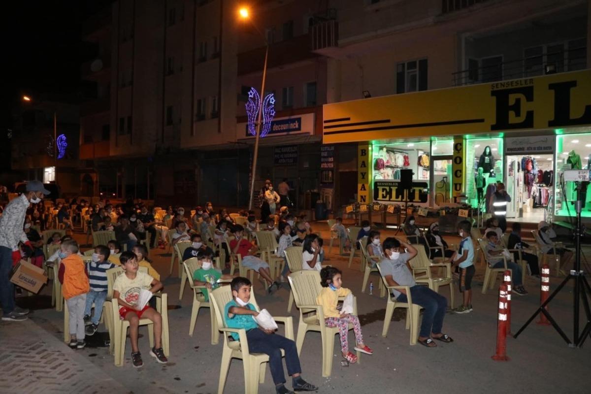 Kurtalan&rsquo;da a&ccedil;ık alanda sinema etkinliği