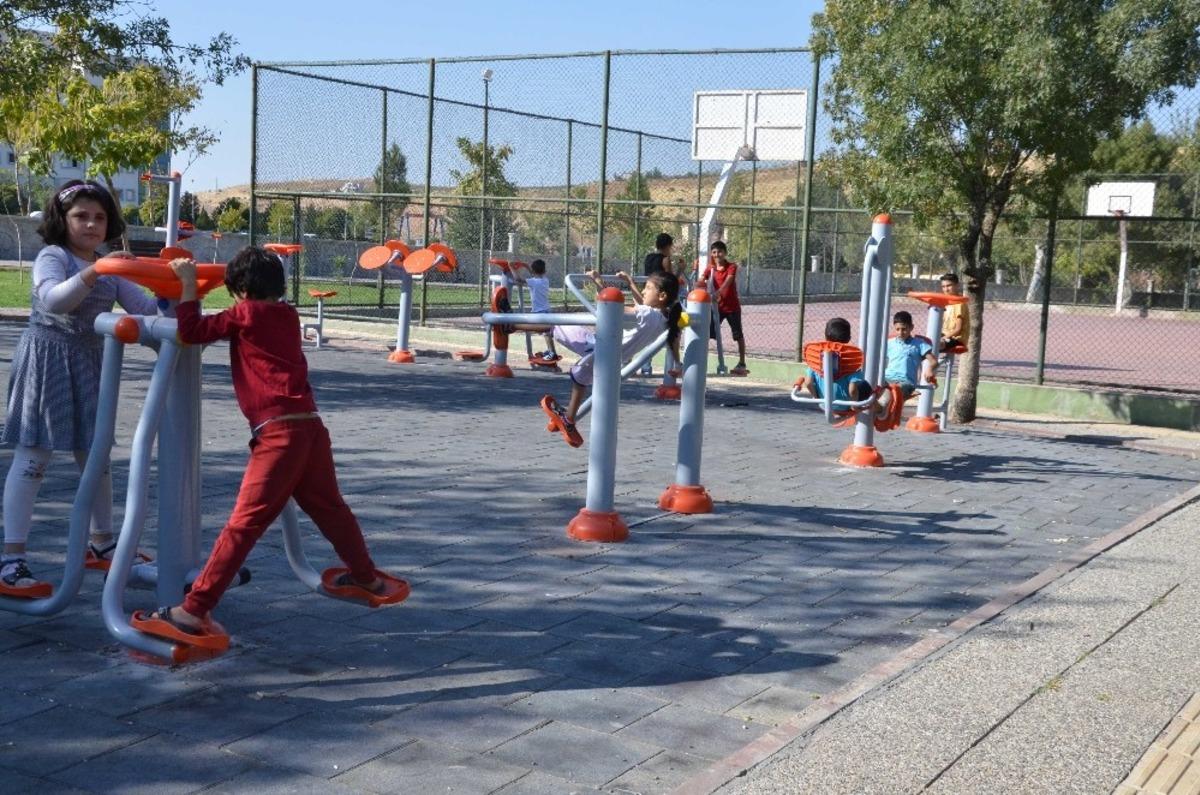 Kurtalan&rsquo;da parklar yenileniyor