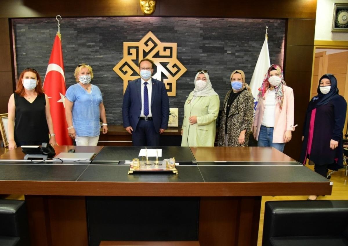 H&uuml;nerli ellerin &uuml;r&uuml;nleri satışa sunuldu