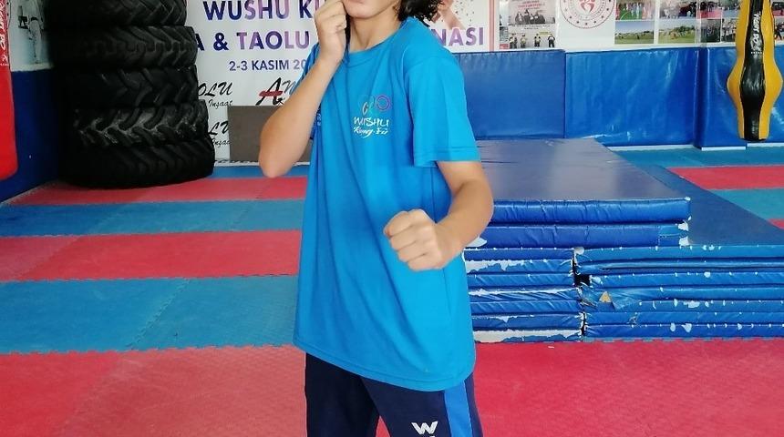 Yunusemreli wushucudan yaşıtlarına &rsquo;spor yapın&rsquo; &ccedil;ağrısı