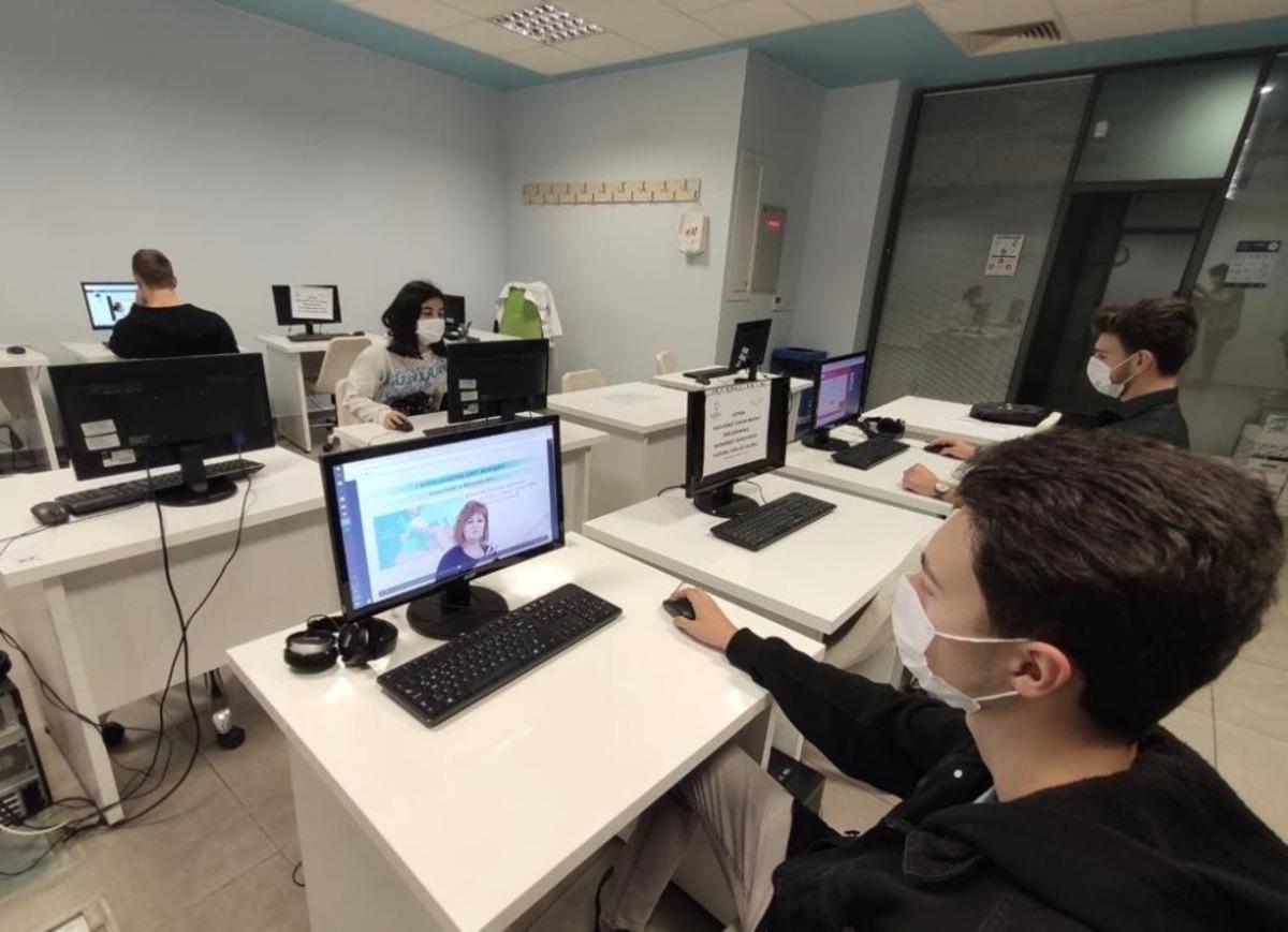 T&uuml;rkiye&rsquo;de ilk olan 27 EBA Erişim Noktası &ouml;ğrencilerin hizmetinde