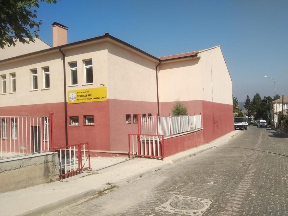 Yıkım &ccedil;alışmalarına başlandı