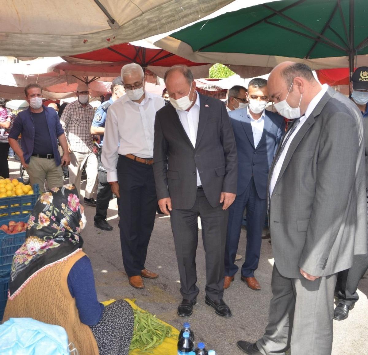 Başkan Opruk&ccedil;u&rsquo;dan semt pazarına Covid-19 denetimi