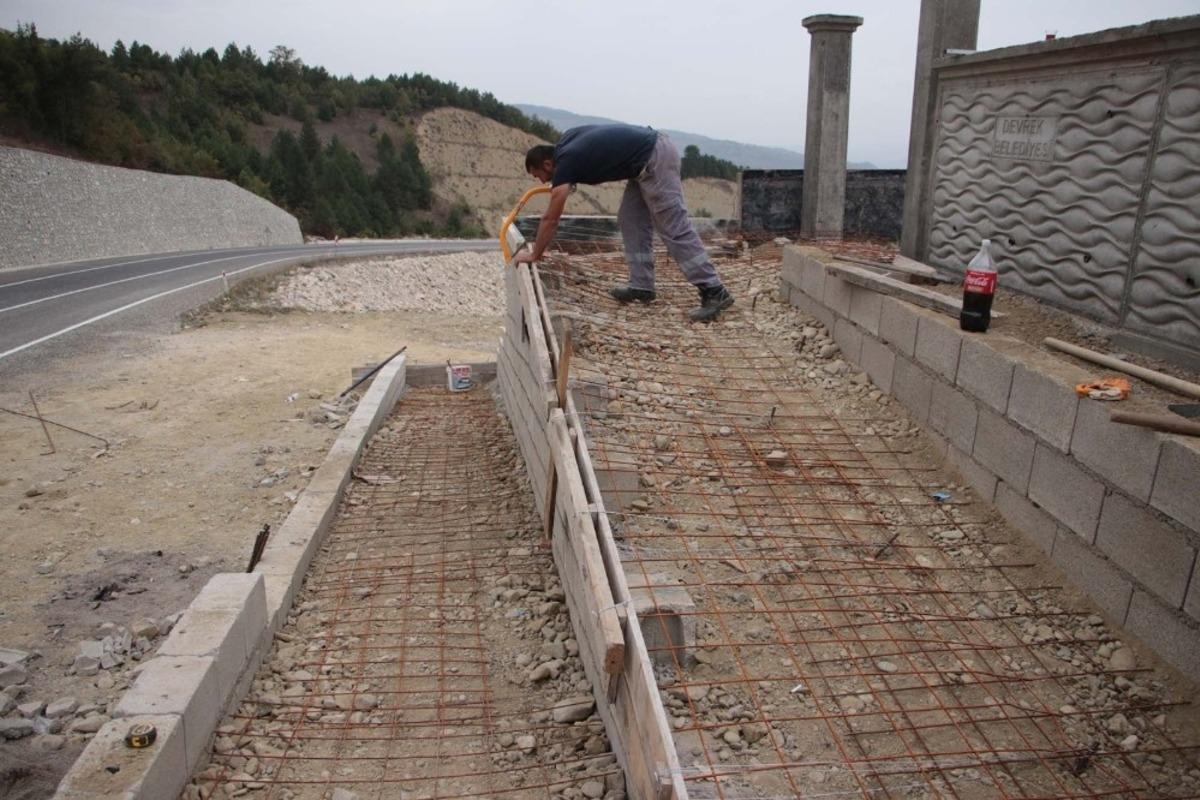 Devrek Belediyesi &ccedil;alışmalarına hız kazandırdı