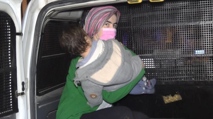 Yemeğin tuzunu beğenmeyen dini nikahlı eşini bıçakladı