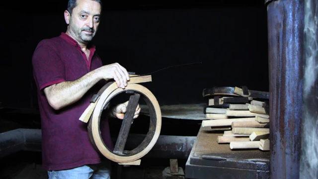 62 yıldır aynı teknikle sandalye üretiyorlar