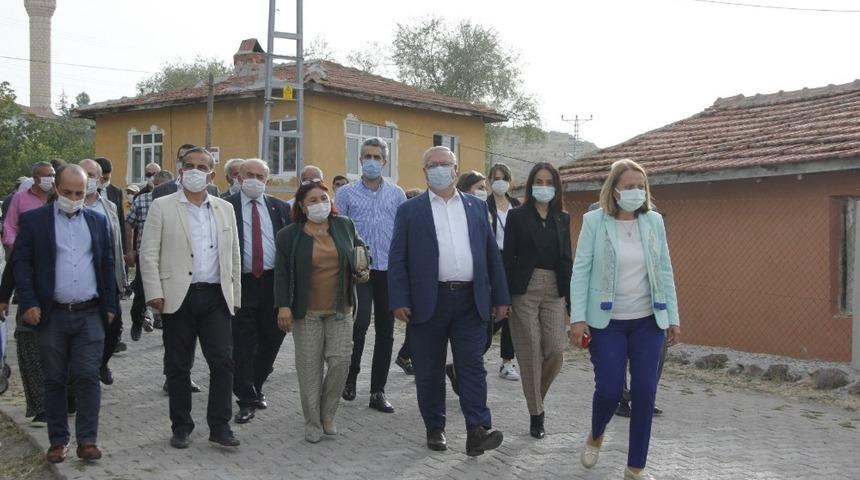 CHP Ankara G&uuml;d&uuml;l&rsquo;de esnafın problemlerini dinledi