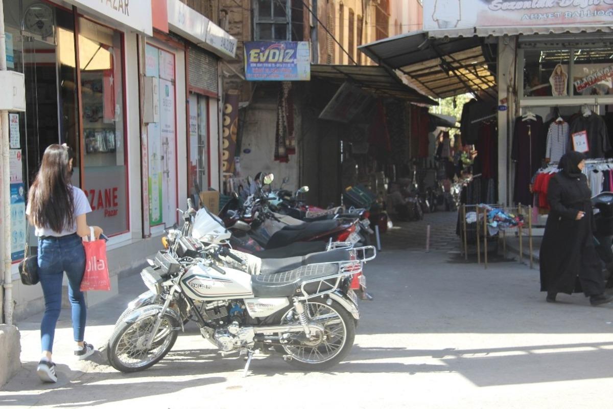 Motosiklet parkları sorun oluyor