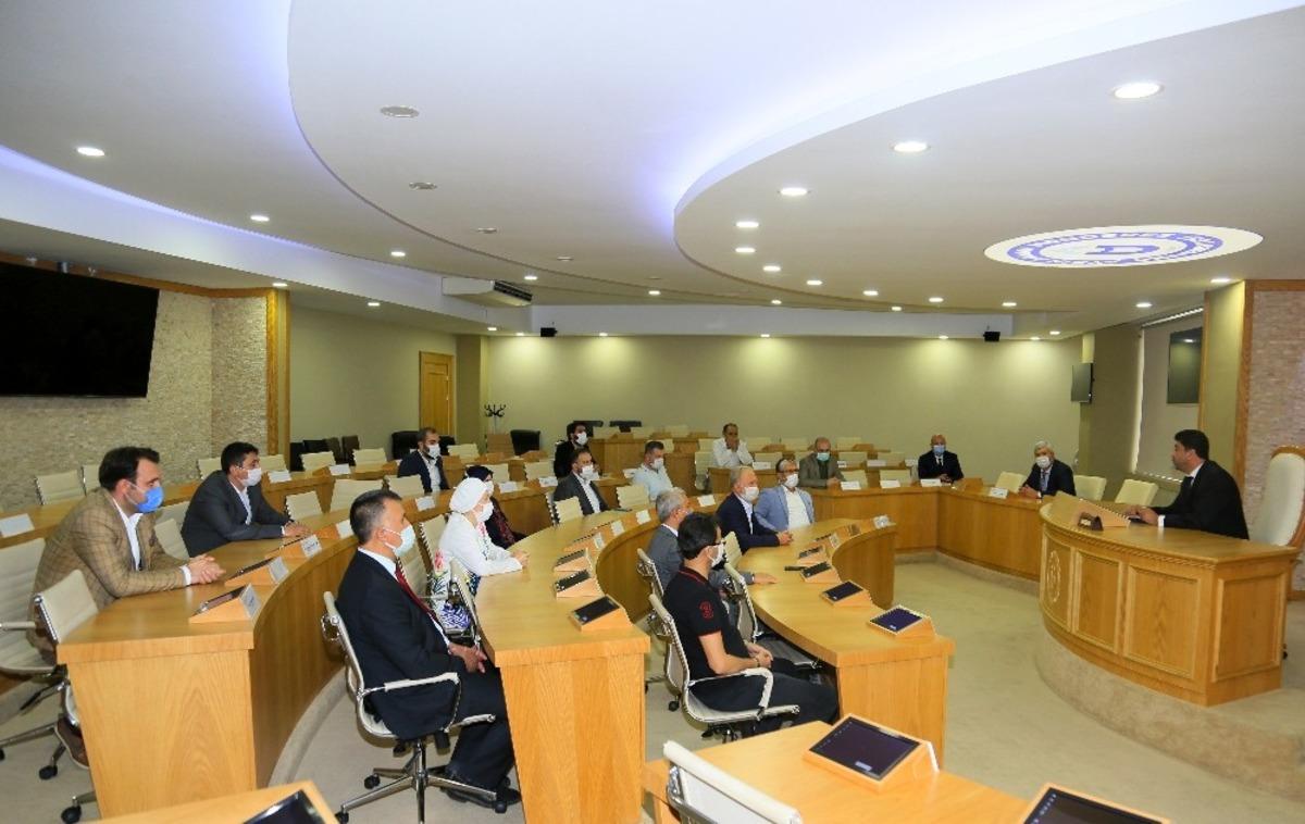 Sivil toplum kuruluşlarından Rekt&ouml;r Aldemir&rsquo;e tam destek