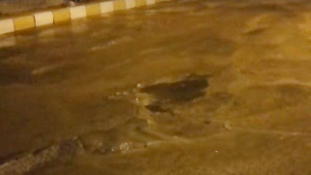 Ana su borusu patladı Erdek susuz kaldı