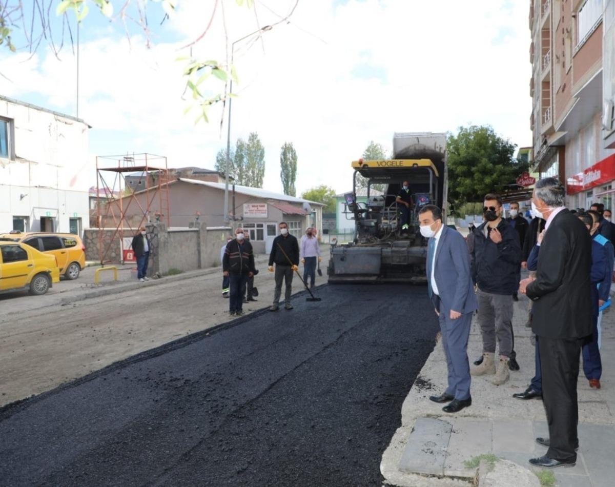 Vali &Ouml;ks&uuml;z, kentte yapımı devam eden &ccedil;alışmaları inceledi